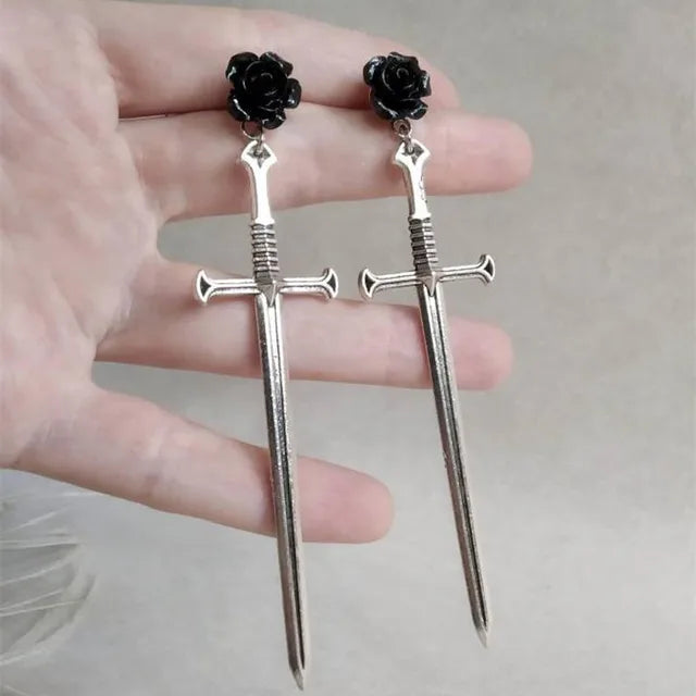 Kreativer Anhänger mit gotischem antikem Silberschlüssel - Statement Halskette für Damen