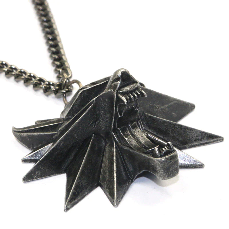 Wolfsjagd-Medaillon-Halskette