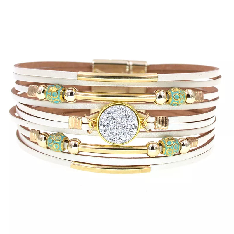 Wickelarmband aus Leder im Bohemien-Stil