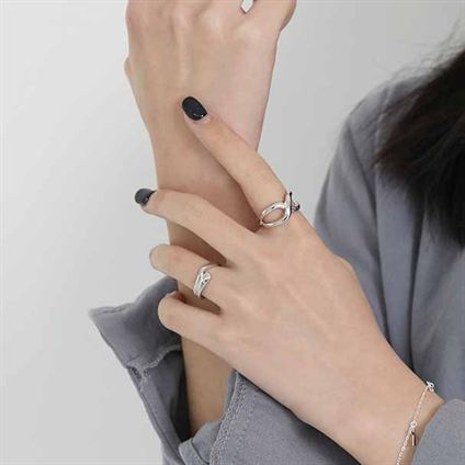 Verstellbarer Ring aus 925er-Sterlingsilber mit unregelmäßigem Herz