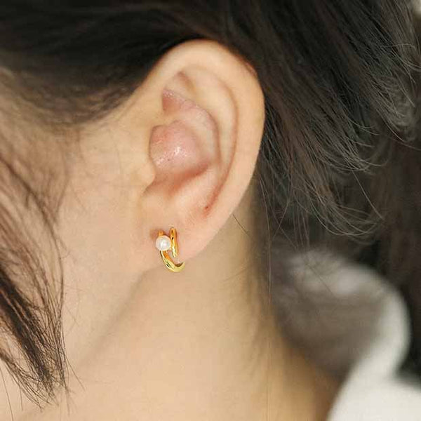 Einfache Creolen aus 925er-Sterlingsilber mit Muschelperlen