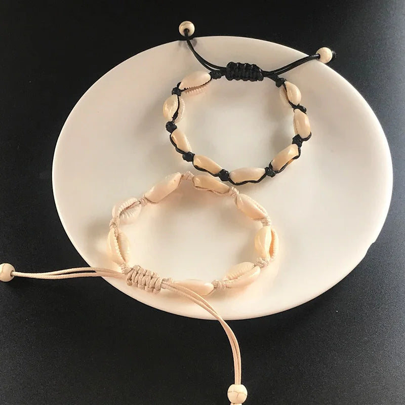 Bohemian Strandarmbänder mit handgefertigten Muschelcharms für Frauen