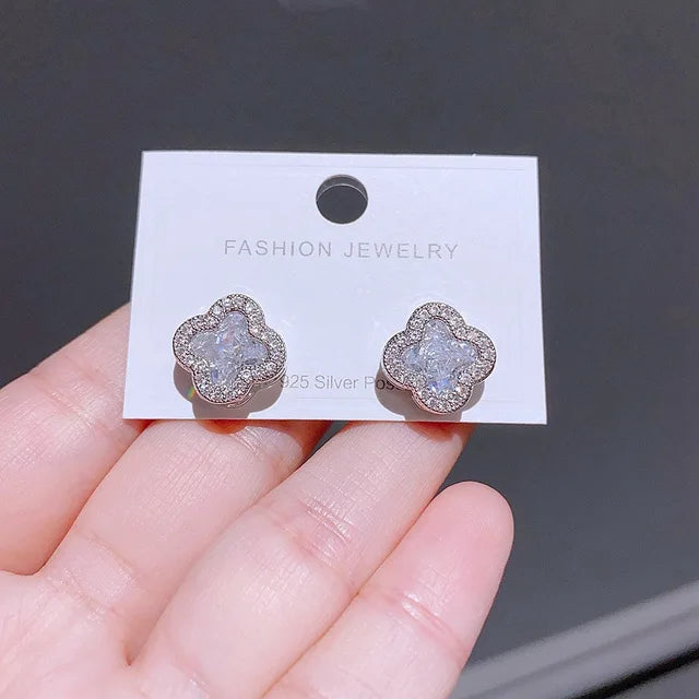 Stilvolle Kleeblatt Ohrstecker für Damen | Hochwertige Kristall Ohrstecker