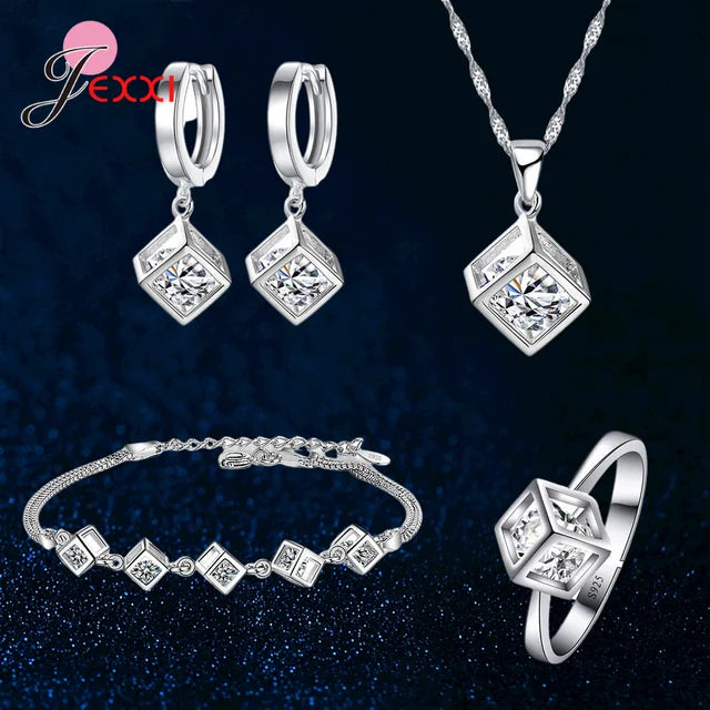 Schmucksets mit Würfelanhänger Halskette, Ohrringen, Armband und Ring aus hochwertigem 925er Sterlingsilber für Mädchen - Trendy und wunderschön