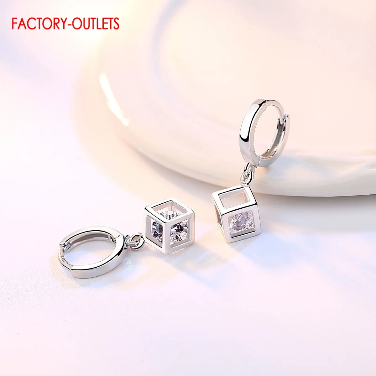 Schmucksets mit Würfelanhänger Halskette, Ohrringen, Armband und Ring aus hochwertigem 925er Sterlingsilber für Mädchen - Trendy und wunderschön