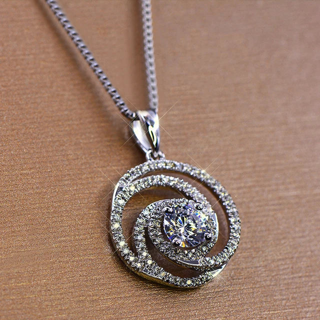Kreative kreisförmige Anhänger Halskette mit funkelndem Kristall Cubic Zirkonia - Modischer Schmuck für Frauen
