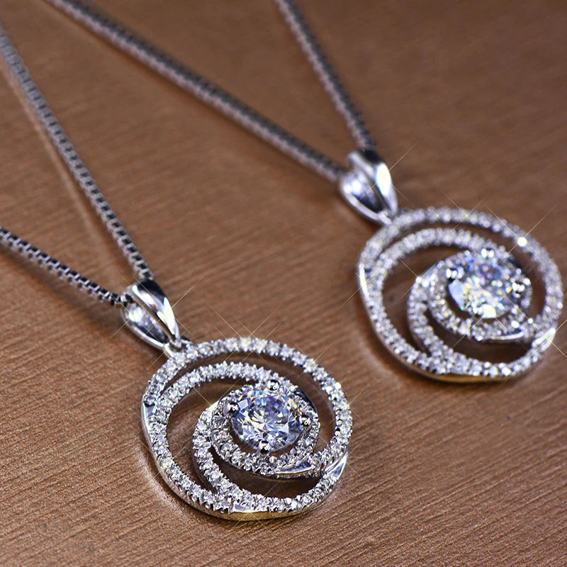 Kreative kreisförmige Anhänger Halskette mit funkelndem Kristall Cubic Zirkonia - Modischer Schmuck für Frauen