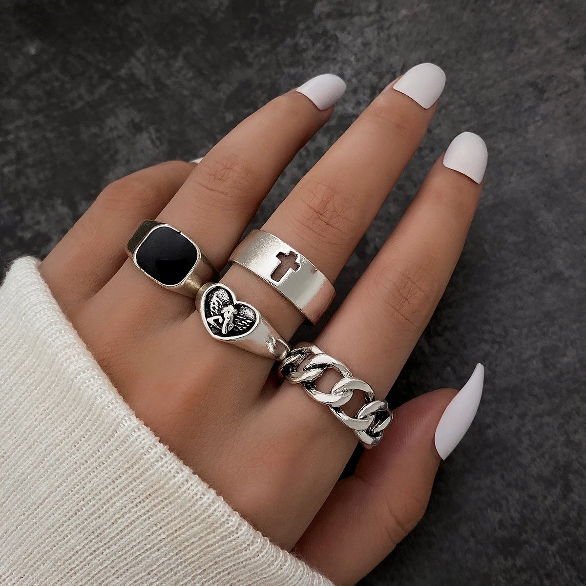 Gothic Silberfarbene Ringe Set für Frauen Männer Vintage Halloween Kreuz Skelett Schlange Spielkarten Mode Schmuck Geschenke