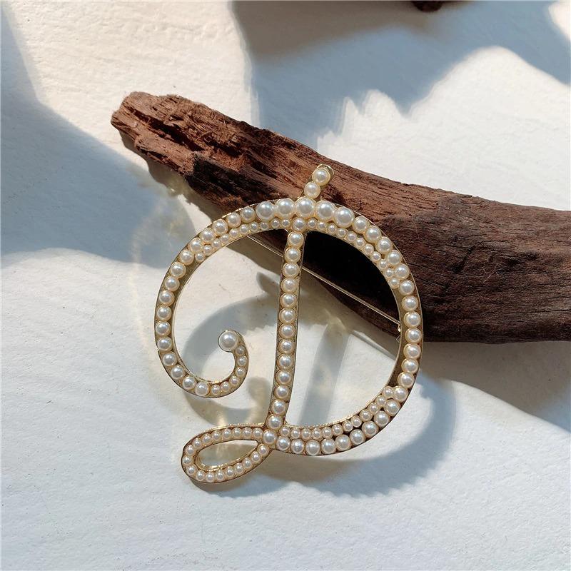 Koreanischer Buchstabe Initial Pearl Besetzt Brosche Pin