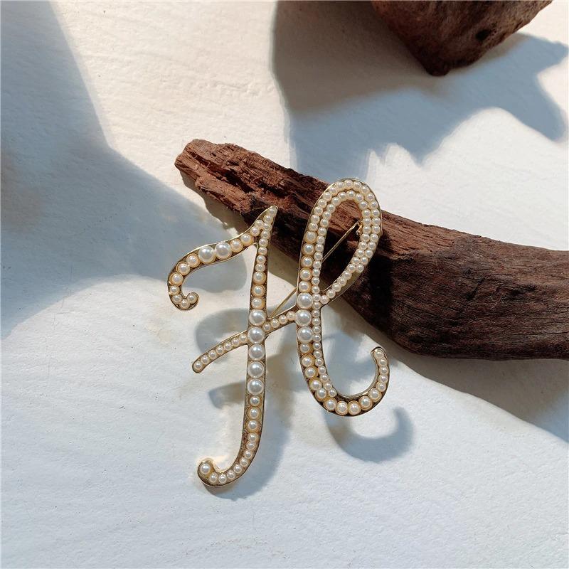 Koreanischer Buchstabe Initial Pearl Besetzt Brosche Pin