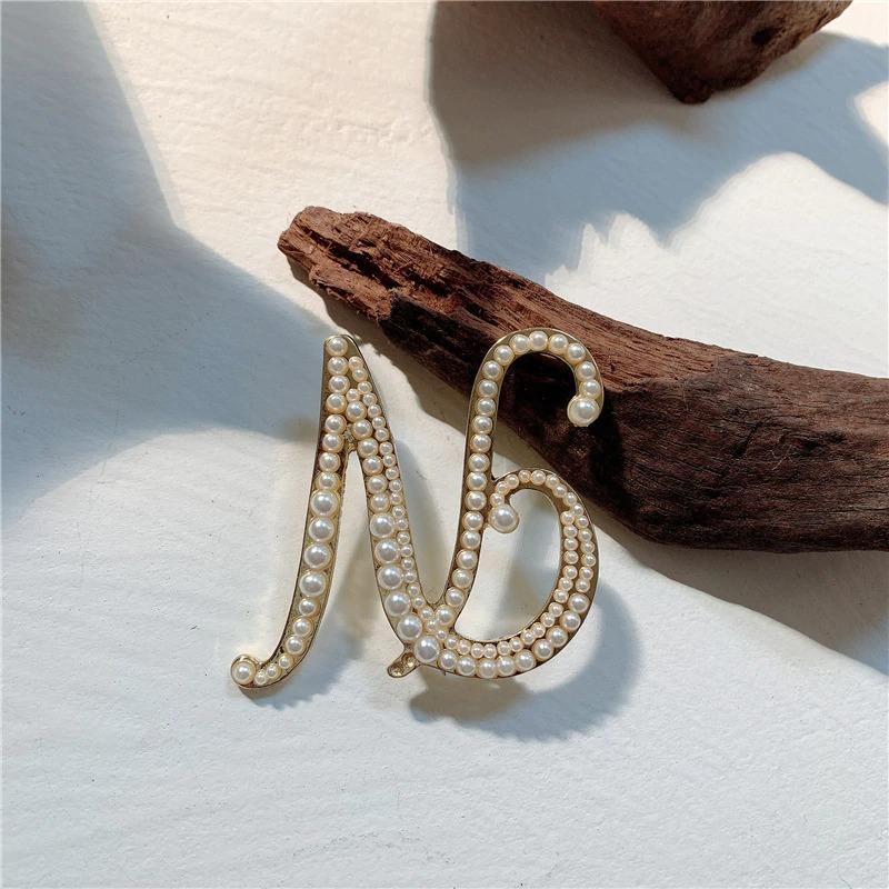Koreanischer Buchstabe Initial Pearl Besetzt Brosche Pin