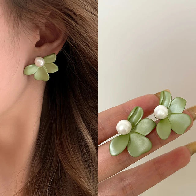 Weiße Blumenstecker für Frauen - Moderne, niedliche Ohrringe für Mädchen - Schmuckaccessoires für Partys und Geschenke