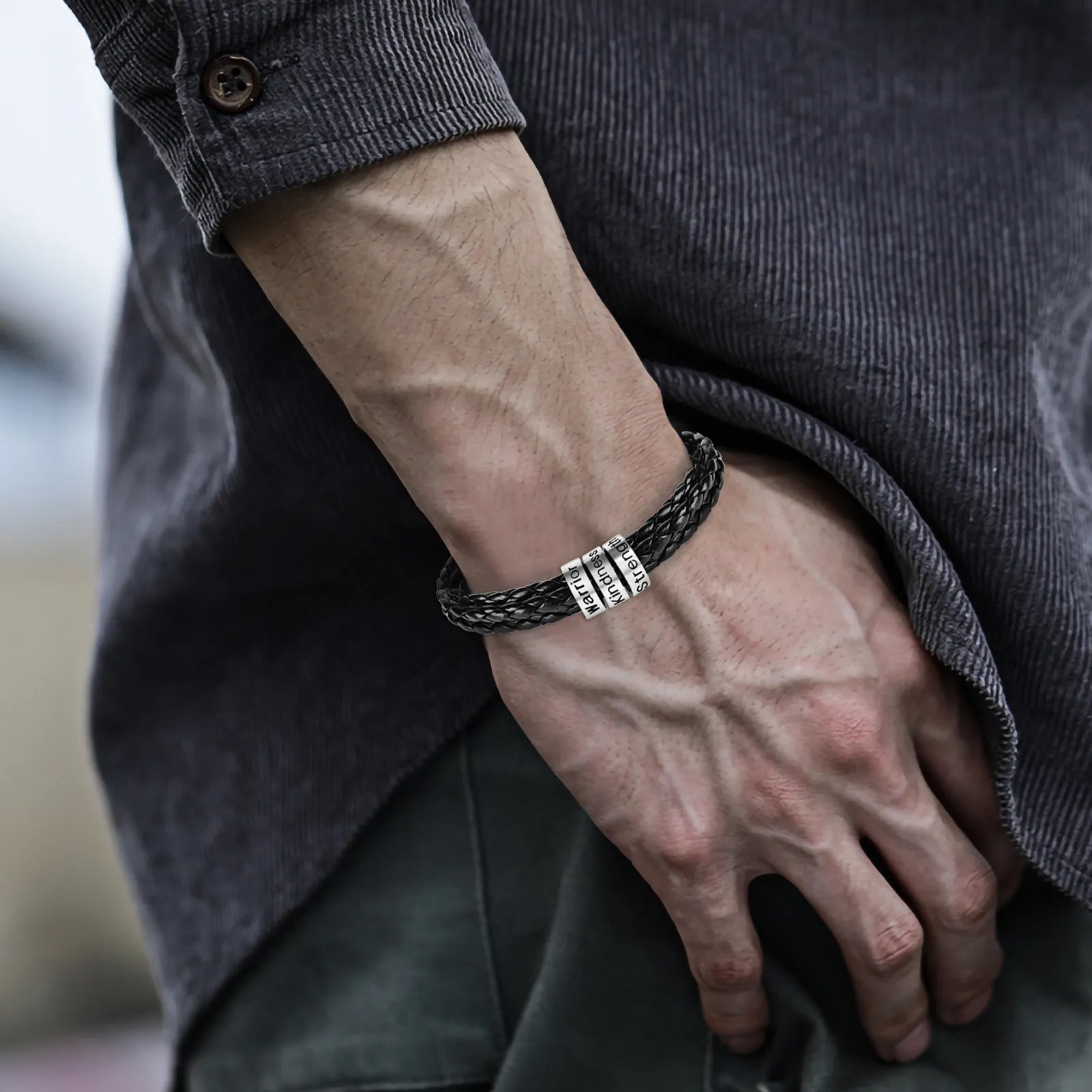 Armbänder aus geflochtenem Seil mit Edelstahlperlen