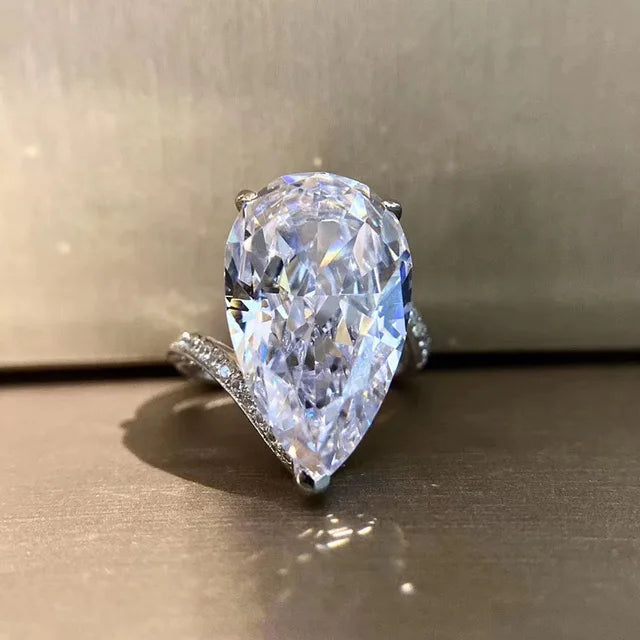 Hochwertige Moissanite Verlobungsringe aus Sterlingsilber | Transgems Moissanite Verlobungsringe