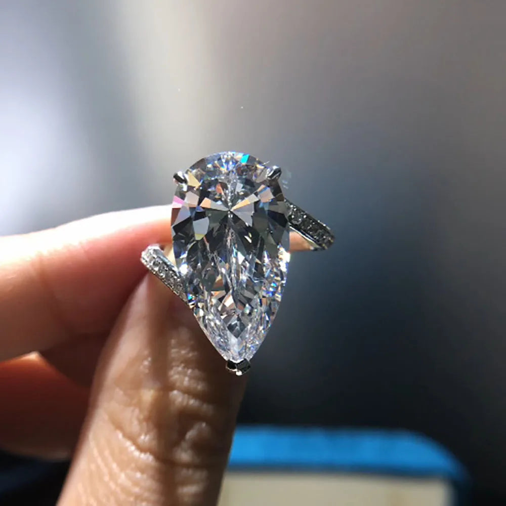 Hochwertige Moissanite Verlobungsringe aus Sterlingsilber | Transgems Moissanite Verlobungsringe