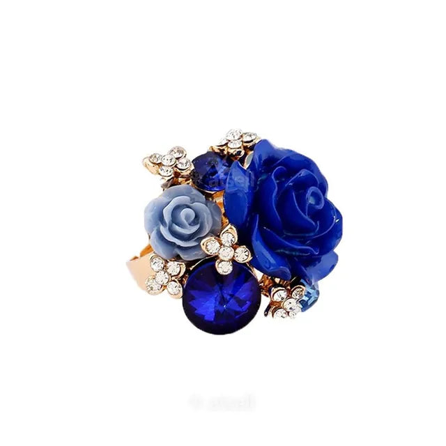 Eleganter Blumenring mit luxuriösen Kristallharz-Strasskugeln und Zirkonia - Modischer Statement-Schmuck für Frauen - Verstellbare Größe