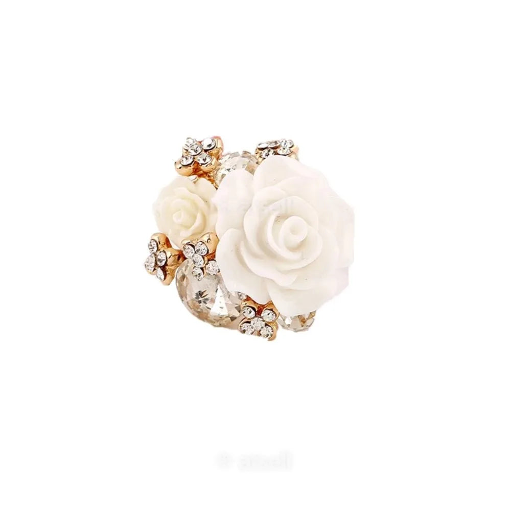 Eleganter Blumenring mit luxuriösen Kristallharz-Strasskugeln und Zirkonia - Modischer Statement-Schmuck für Frauen - Verstellbare Größe