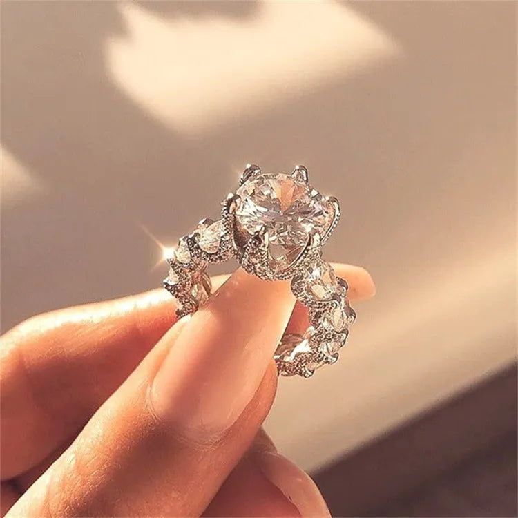 Elegante Designer Kristall Zirkon Ringe für Damen Accessoires Moissanite Ring Valentinstag Geschenk Schmuck Ästhetik Anillos Mujer