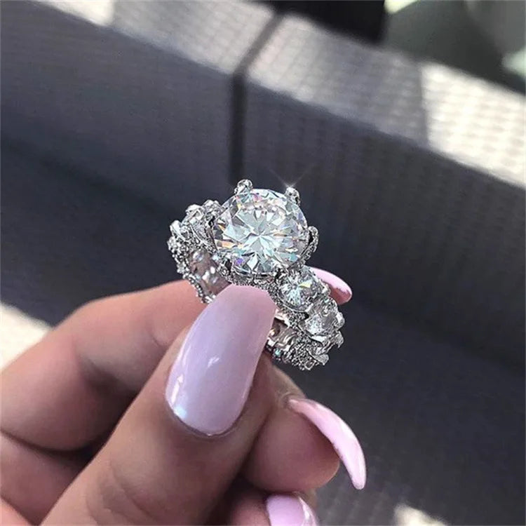 Elegante Designer Kristall Zirkon Ringe für Damen Accessoires Moissanite Ring Valentinstag Geschenk Schmuck Ästhetik Anillos Mujer