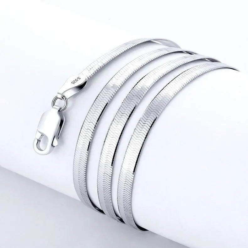 Elegante silberfarbene feine 4MM Blade Flat Snake Chain Halskette für Herren und Damen Mode Hochzeit Party Schmuck Weihnachtsgeschenk