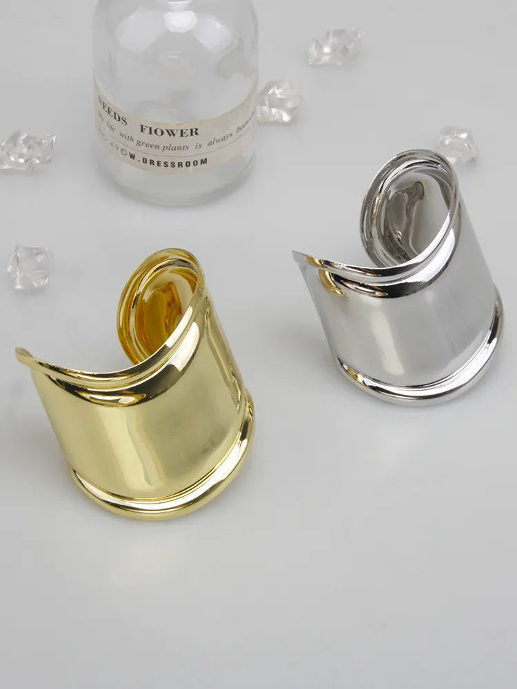 Breites Metallarmband mit Öffnungen | Schmuckarmband | Modischer Schmuck