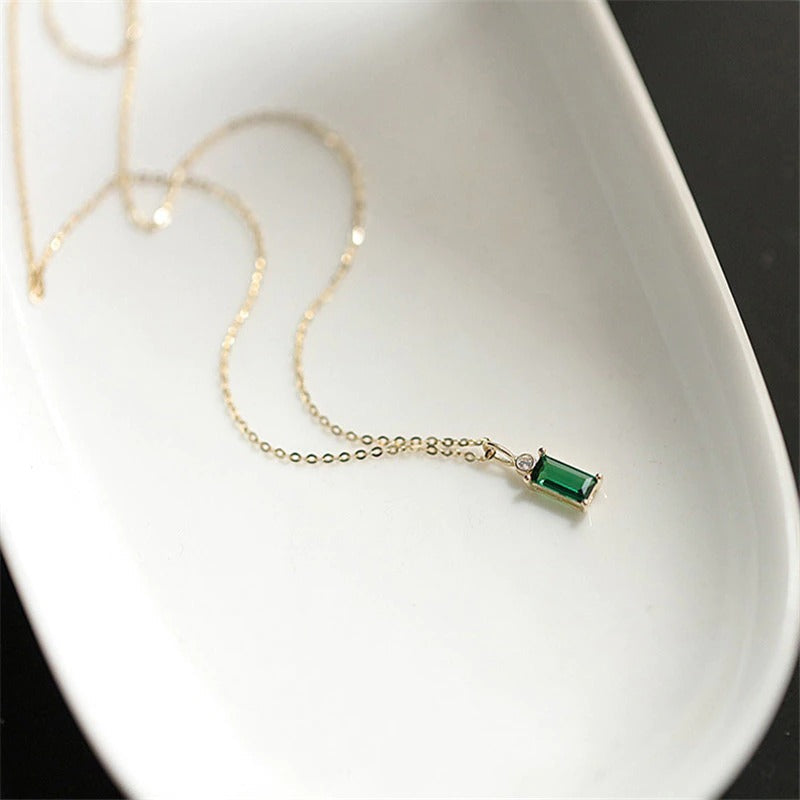 Minimalist Green Emerald Inspiriertes Schlüsselbein Anhänger Halsketten