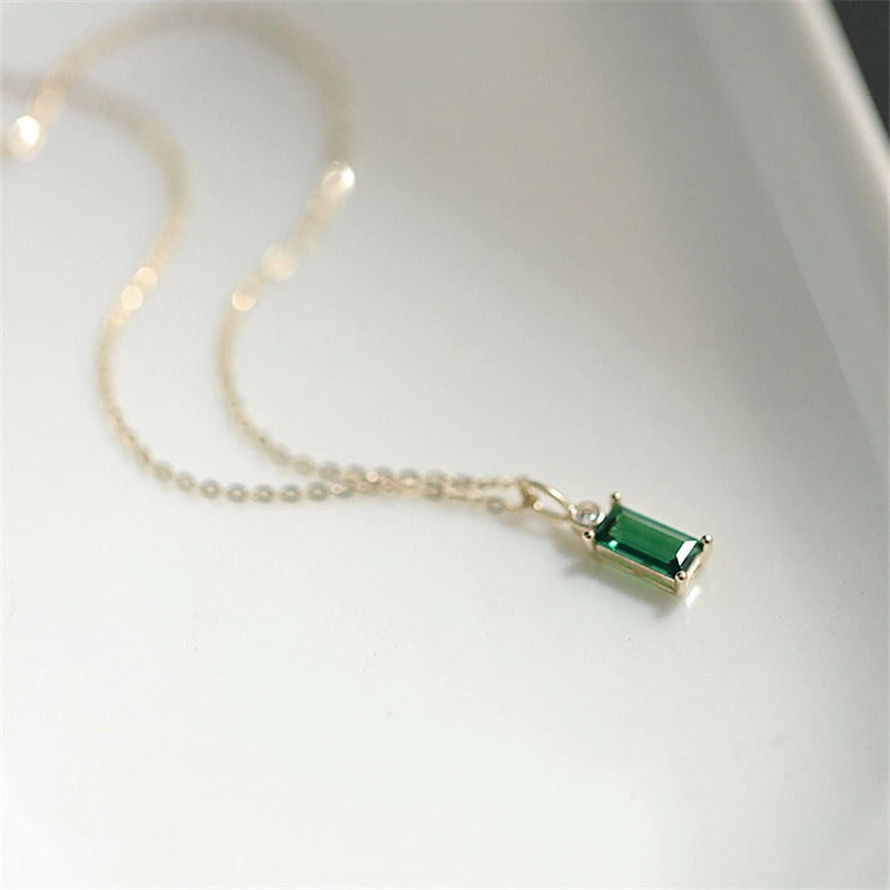 Minimalist Green Emerald Inspiriertes Schlüsselbein Anhänger Halsketten