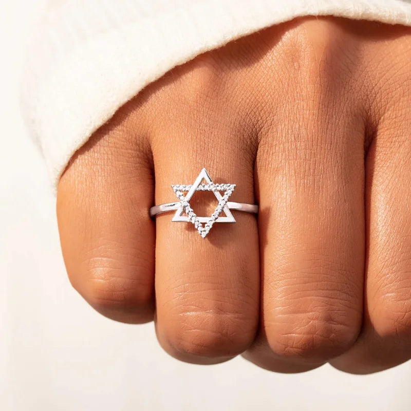 Silberner Ring mit Sternmotiv - Modischer Silberring für Frauen - Geburtstagsgeschenk