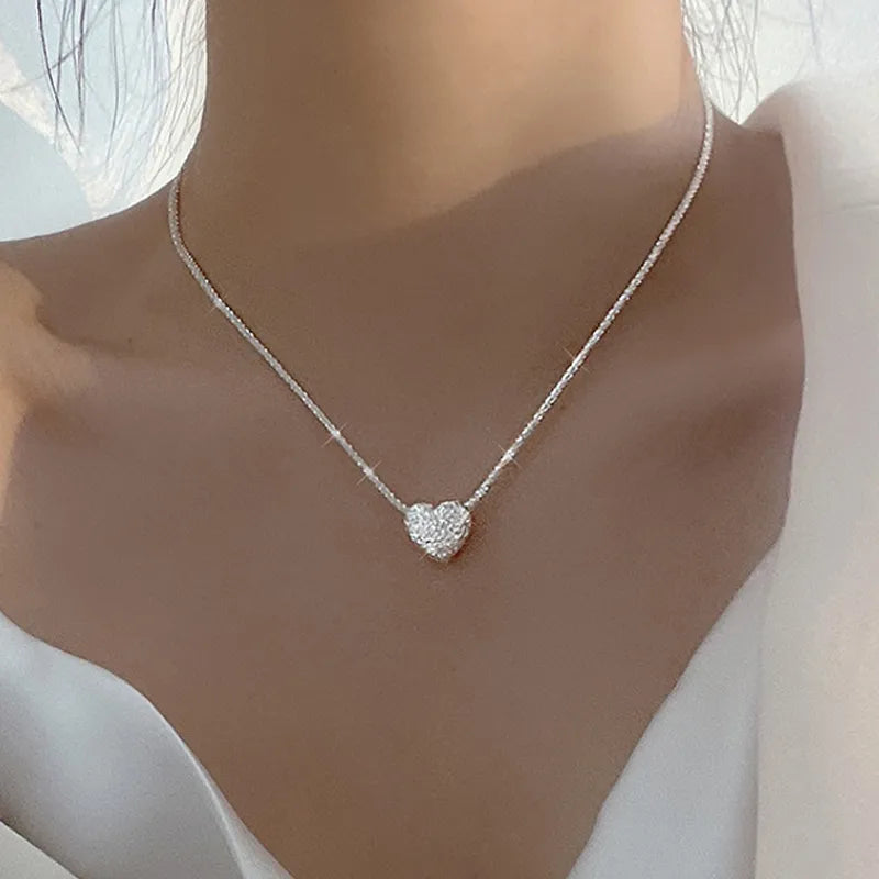 Herzanhänger mit Hammermuster aus 925er Sterlingsilber für Frauen - Boutique-Schmuckgeschenk NK153