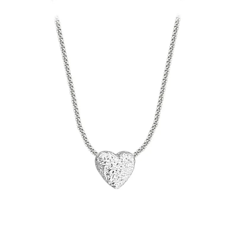 Herzanhänger mit Hammermuster aus 925er Sterlingsilber für Frauen - Boutique-Schmuckgeschenk NK153