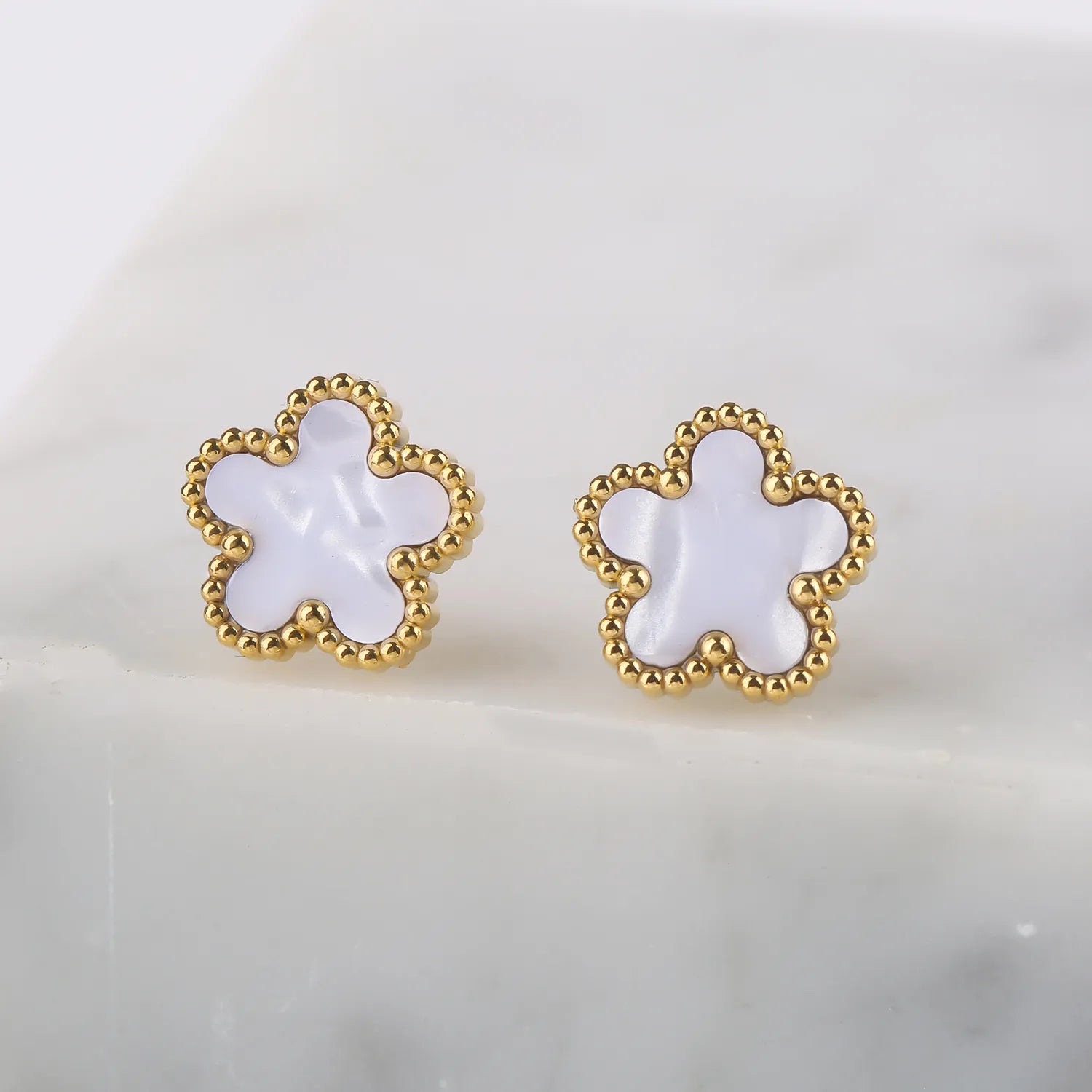 Neues Design: Luxuriöser und niedlicher Edelstahlschmuck mit Pflanzenblumen und fünf Blättern in 8 verschiedenen Farben