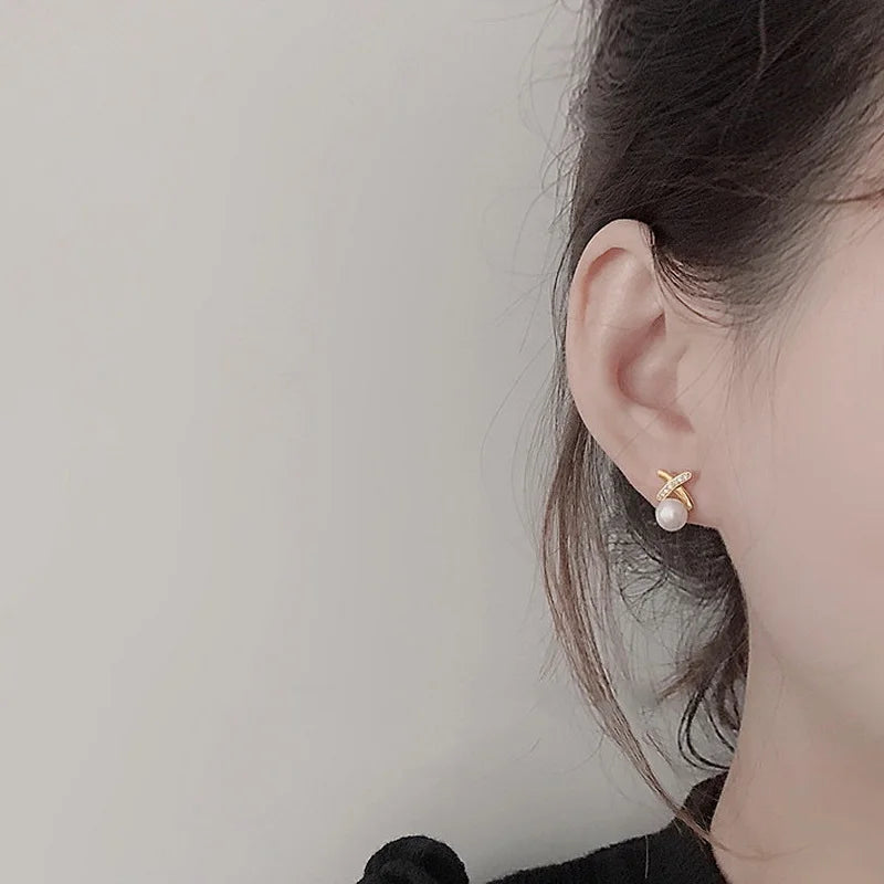 Elegante Ohrringe mit hohlem Kreis und Imitationsperlen für Frauen, Zirkonia CZ Strasssteine, ungewöhnliches Design, weiblicher Schmuck