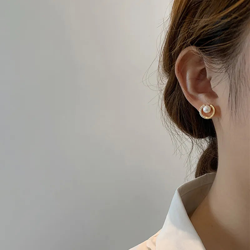 Elegante Ohrringe mit hohlem Kreis und Imitationsperlen für Frauen, Zirkonia CZ Strasssteine, ungewöhnliches Design, weiblicher Schmuck