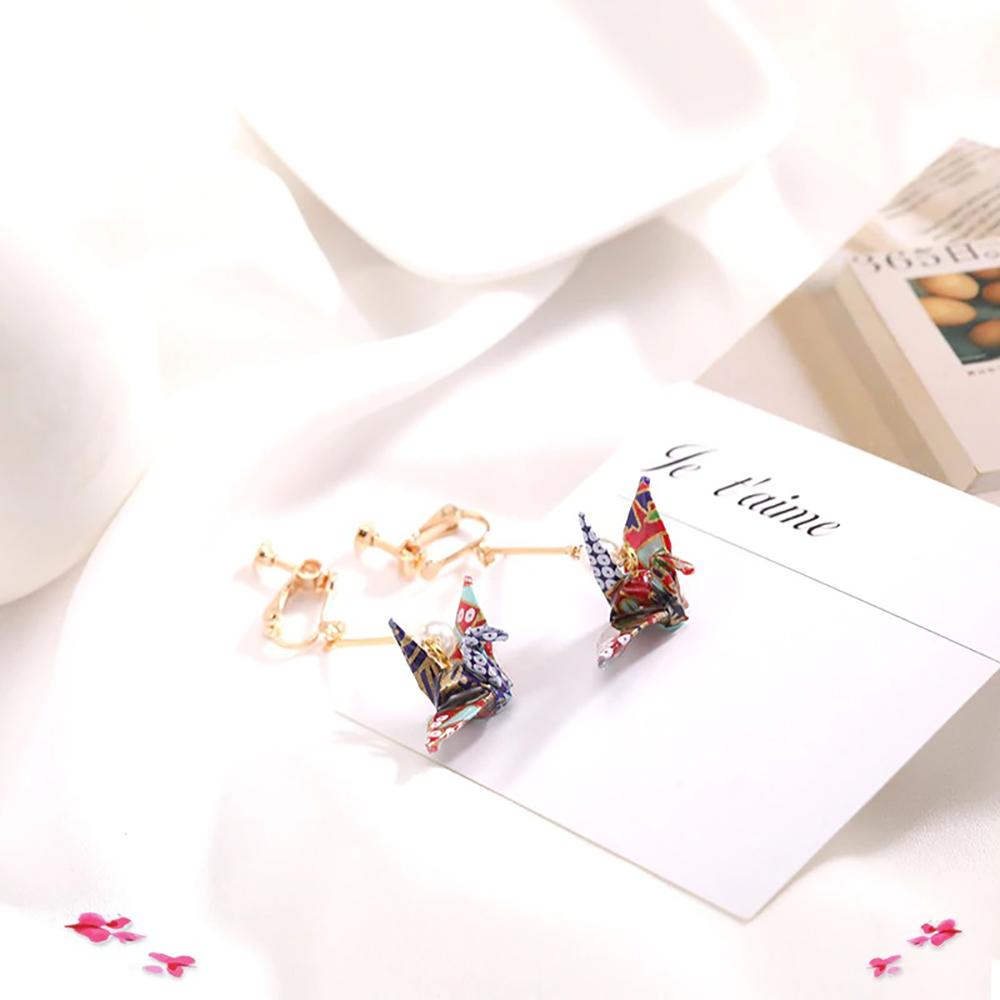 Ein Einzigartiger Papierkran Origami Ohrringe