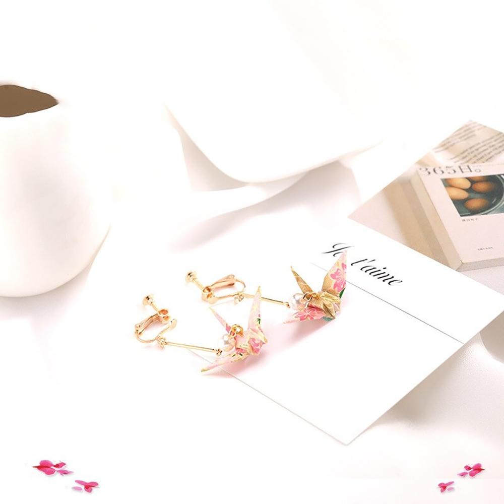 Ein Einzigartiger Papierkran Origami Ohrringe