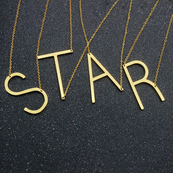 Übergroße Seitwärts Ein Z Anfänglicher Brief Personalisierte Halsketten