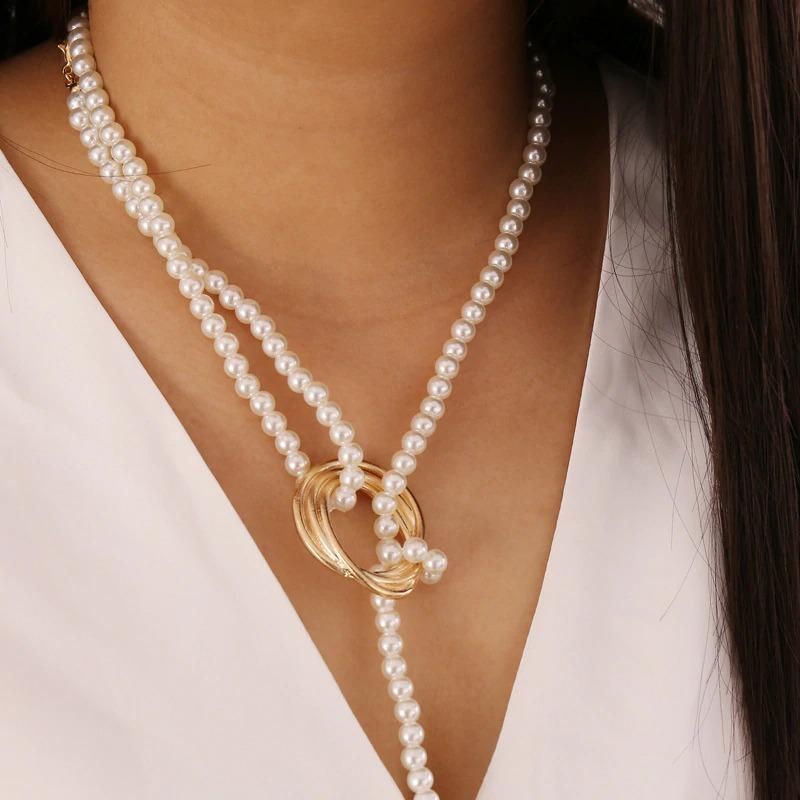 Kostbare Perlenkette Und Armbandschmuck