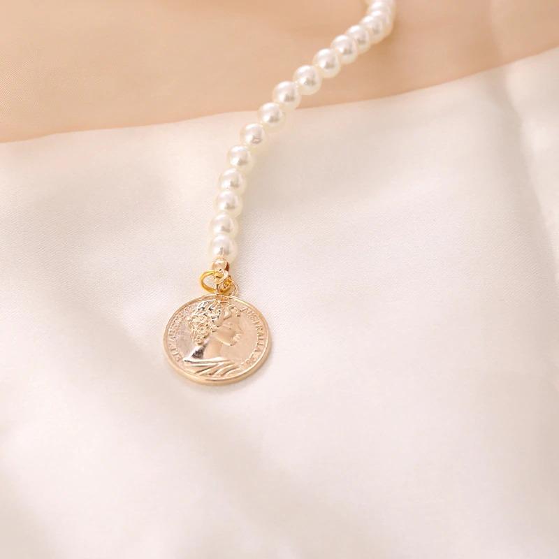 Kostbare Perlenkette Und Armbandschmuck