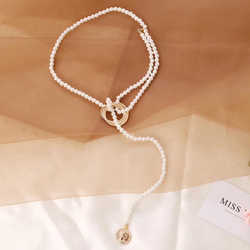 Kostbare Perlenkette Und Armbandschmuck