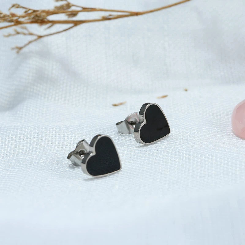 Hypoallergene Herzohrringe aus reinem Titan für Frauen