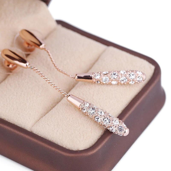 Strassstropfen Mit Langen Drop Ohrringen Besetzt