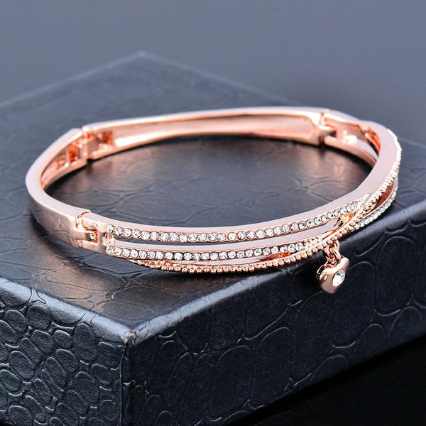 Romantisches Zirkon Geschmiertes Herz Charm Armbandarmband