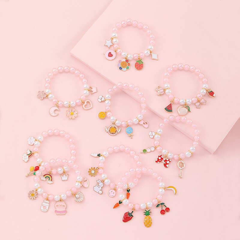 Bunte Perlenarmbänder für Kinder