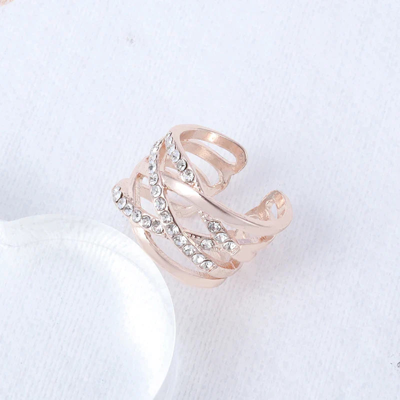 Offener Ring mit hohlem Zirkon im exquisiten Design der Spitzenklasse