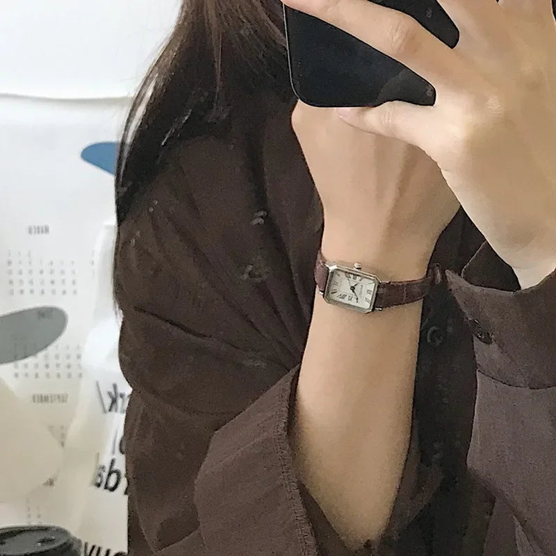 Retro-Uhren, klassisch, lässig, Quarz-Zifferblatt, Lederarmband, rechteckige Uhr, modische Armbanduhren für Damen