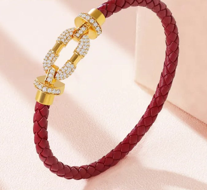 Rundes, mit Kristallen geflochtenes Lederarmband