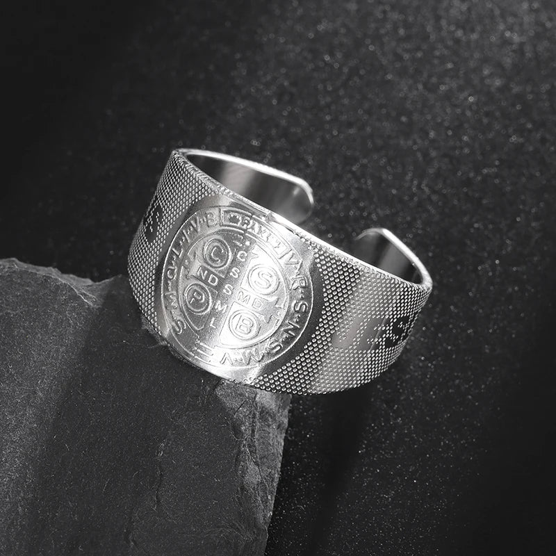 Offener Ring mit hohlem Zirkon im exquisiten Design der Spitzenklasse