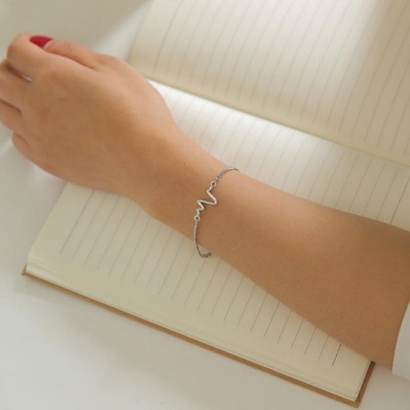 Einfaches Herzschlag Armband