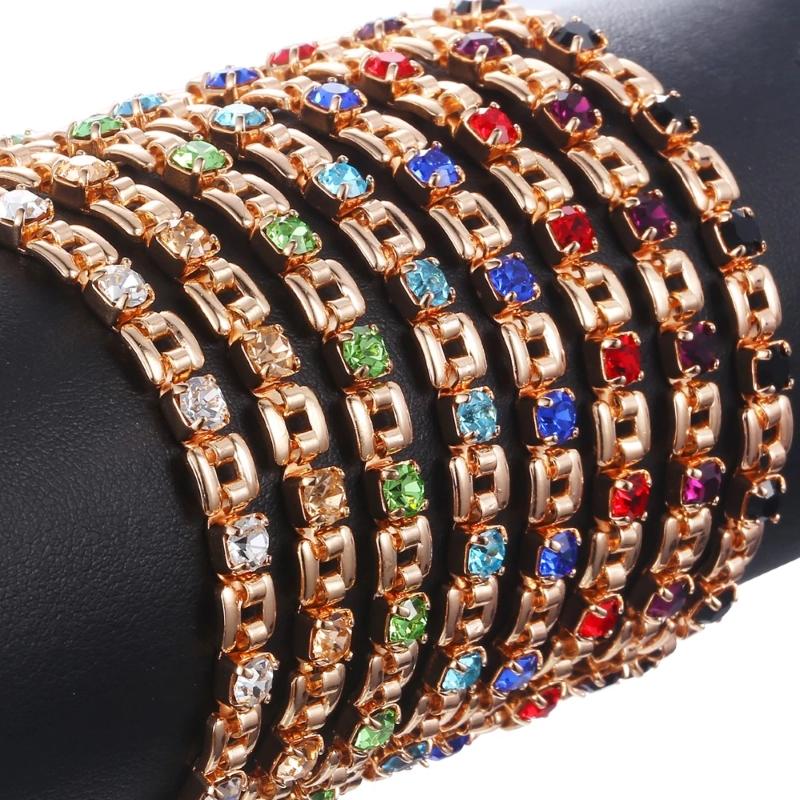 Einfaches Und Trendiger Strassarmband Geschmiert