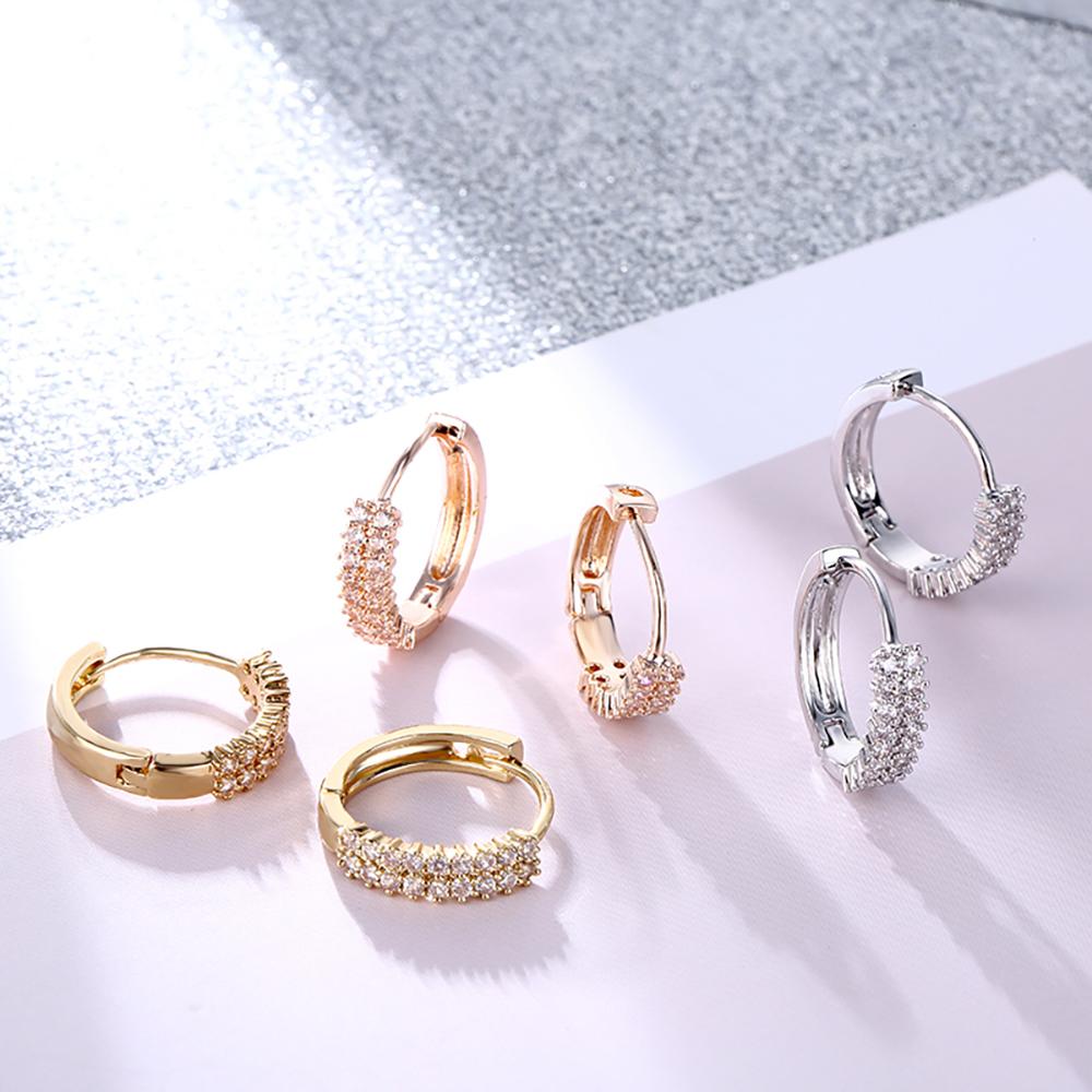 Kleine Ähe Runde Kubische Zirkonohrringe Mit Funkelnden Strasssteinen